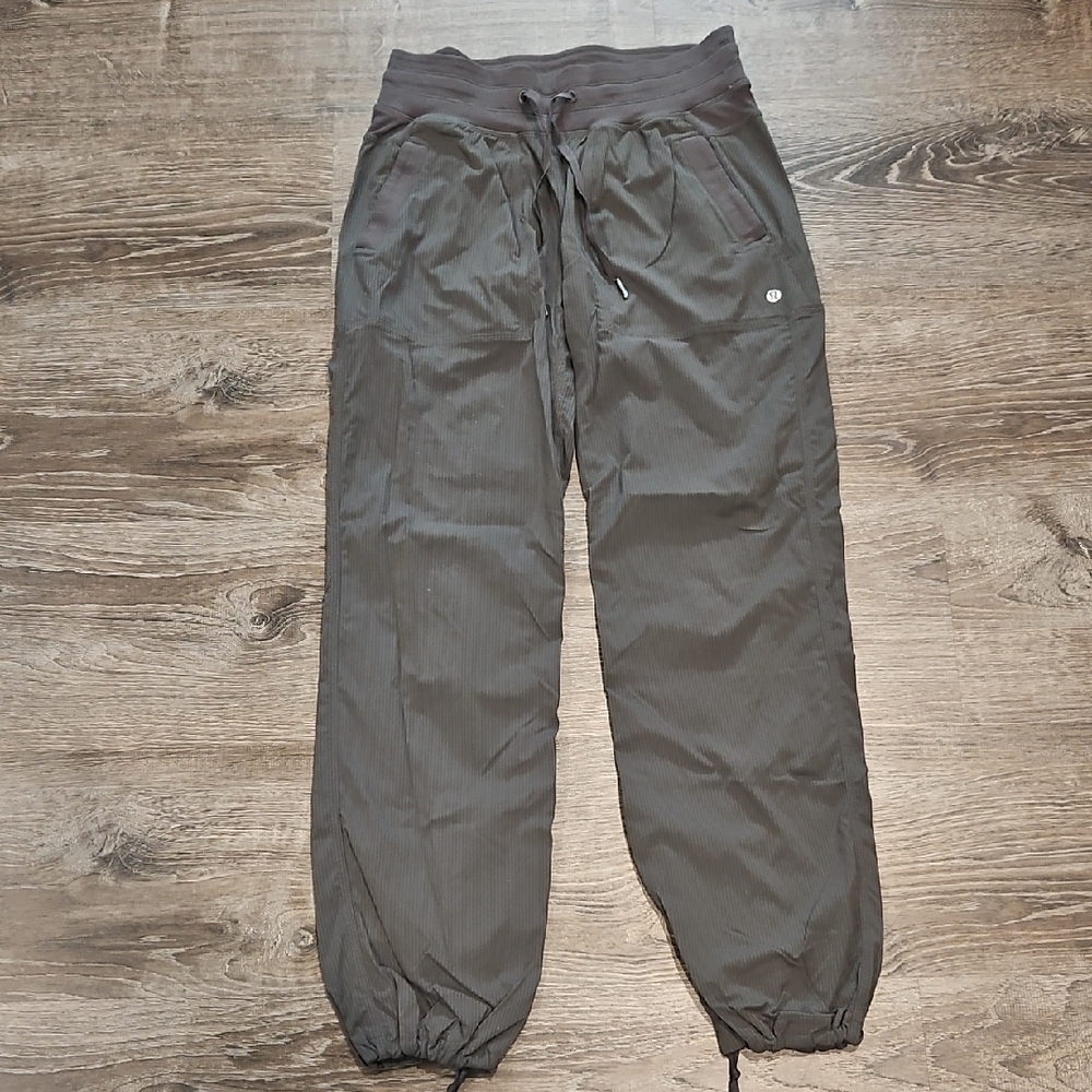 lululemon Dance Studio Mid-Rise Full Length Pant size 6
